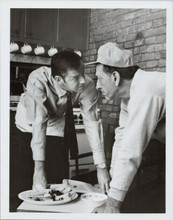 The Odd Couple original 7x9 inch TV photo Klugman and Randall argue in kitchen