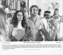 The Thief Who Came To Dinner original 8x10 photo Ryan O'Neal Jacqueline Bisset