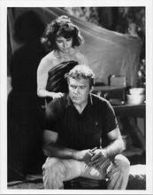 The Fall Guy original 1984 7x9 TV photo Lee Majors seated in Polo shirt
