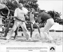 Sunburn original 8x10 photo Farrah Fawcett Charles Grodin fight on beach