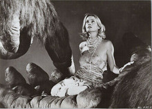 King Kong 1976 original 7x10 production photo Jessica Lange sits in Kong's hand