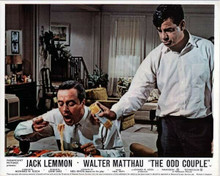 The Odd Couple 1968 Walter Matthau sprays Jack Lemmon's dinner 8x10 inch photo