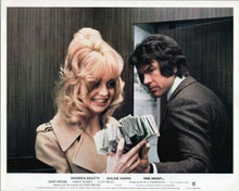 Dollars/The Heist 1971 Warren Beatty Goldie Hawn look at cash in box 8x10 photo