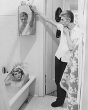 The Man Who Fell To Earth David Bowie looks at Candy Clark in tub 8x10 photo