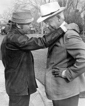 Kotch! 1971 director Jack Lemmon arm around Walter Matthau on set 8x10 photo