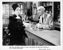 They Won't Believe Me Jane Greer & Robert Young at bar original 8x10 photo