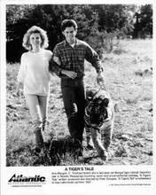 A Tiger's Tale 1987 8x10 original photo Ann-Margret C. Thomas Howell with tiger