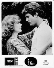 Tim 1979 Piper Laurie embraces Mel Gibson original 8x10 inch photo