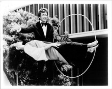 The Magician original 8x10 press photo Bill Bixby performs elevation trick