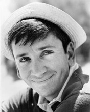 Bob Denver classic portrait in straw hat Gilligan's Island sitcom 8x10 photo