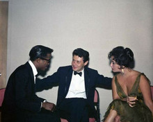 Elizabeth Taylor 1960 candid with Eddie Fisher & Sammy Davis Jnr 8x10 inch photo