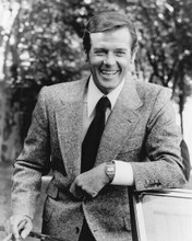 Roger Moore shows off Seiko G757 Sports watch as James Bond Octopussy 8x10 photo