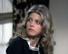 Lindsay Wagner looks over her shoulder as The Bionic Woman11x14 inch photo