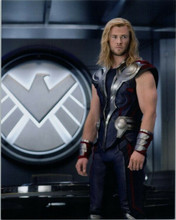 Chris Hemsworth beefcake pose as Thorn 8x10 photo