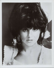 Linda Ronstadt beautiful portrait with sexy eyes circa 1975 8x10 photo