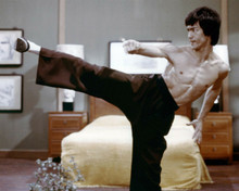 Bruce Lee in kung fu stance 1973 Enter The Dragon 8x10 inch photo