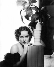 Fay Wray King Kong Scream Queen exudes glamour bare shoulder pose 8x10 photo