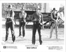 Bad Girls 1994 original 8x10 photo MacDowell Masterson Stowe & Barrymore lineup
