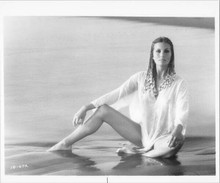 Bo Derek sits in wet sand on beach original 8x10 photo 1979 movie 10