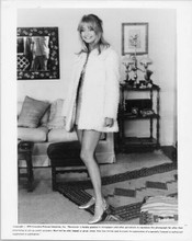 Goldie Hawn original 8x10 photo in short mini dress & coat 1975 Shampoo