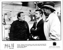 Seven 1995 original 8x10 photo Arnold Kopelson Brad Pitt Morgan Freeman on set