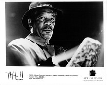 Seven 1995 original 8x10 photo Morgan Freeman shines torch light