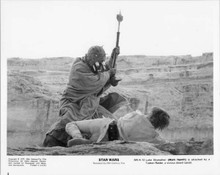 Star Wars 1977 original 8x10 photo Mark Hamill attacked by Tusken Raider
