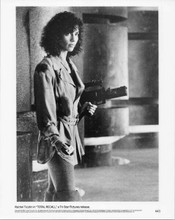 Rachel Ticotin 1990 original 8x10 photo holding machine gun Total Recall