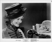 Sarah Miles smiles at skull 1973 original 8x10 photo Lady Caroline Lamb