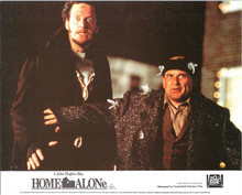 Home Alone 1990 original 8x10 lobby card Joe Pesci & Daniel Stern