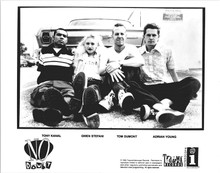 No Doubt 1995 original 8x10 inch photo Gwen Stefani Tony Kanal Tom Dumont