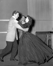 Gone With The Wind Clark Gable & Vivien Leigh rehearse for dance 8x10 inch photo