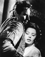 El Cid 1961 romantic scene between Sophia Loren & Charlton Heston 8x10 photo