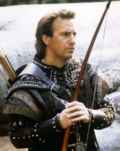 Kevin Costner holds bow as Robin Hood Prince of Thieves 8x10 inch photo