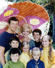 The Brady Bunch 1969 season one 8x10 inch photo Brady family in back yard