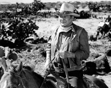 John Wayne iconic on horseback 1972 The Cowboys leading the trail 8x10 photo