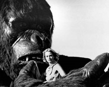 King Kong 1976 Kong holds Jessica Lange in his giant hand 8x10 inch photo