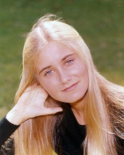 The Brady Bunch Maureen McCormick outdoors long blonde hair as Marcia ...