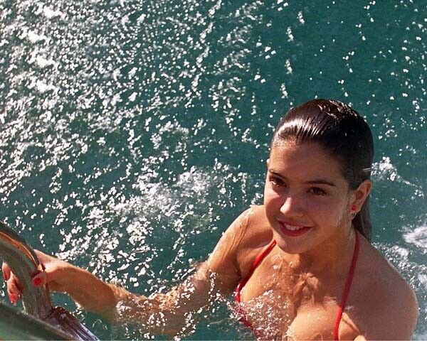 Scharnier Bedienen Maladroit Phoebe Cates in red bikini in pool Fast Times at Ridgemont High 8x10 photo  - Moviemarket