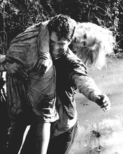 Bonnie and Clyde Warren Beatty carries wounded Faye Dunaway in swamp 8x10 photo