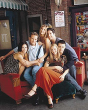 Friends classic Rachel Phoebe Ross Chandler & Monica in Central Perk 8x10 photo
