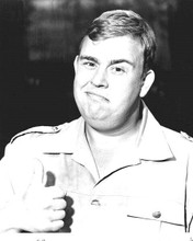 John Candy gives thumbs up signal 1985 Volunteers 8x10 inch photo
