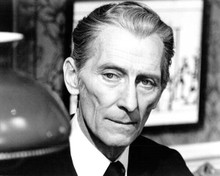 Satanic Rites of Dracula 1973 Peter Cushing as Van Helsing 8x10 inch photo