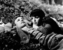 Cabaret 1972 Michael York & Liza Minnelli lie in woods together 8x10 inch photo