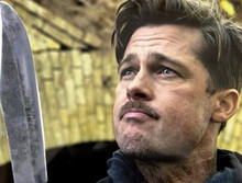 Brad Pitt holding large knife The Inglorious Basterds 8x10 inch photo