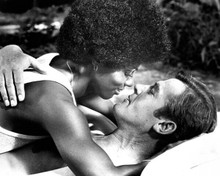 Live and Let Die Roger Moore & Gloria Hendry get romantic 8x10 inch photo