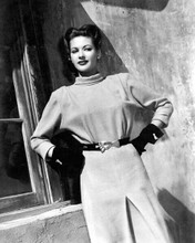 Yvonne De Carlo stylish 1940's publicity pose 8x10 inch photo