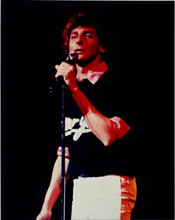 Barry Manilow sings on stage during concert 1980's era 8x10 inch photo