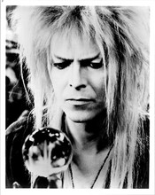 David Bowie looks down at crystal ball 8x10 inch photo Labyrinth