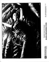 Alien Resurrection 1997 Sigourney Weaver in hostile situation 8x10 inch photo